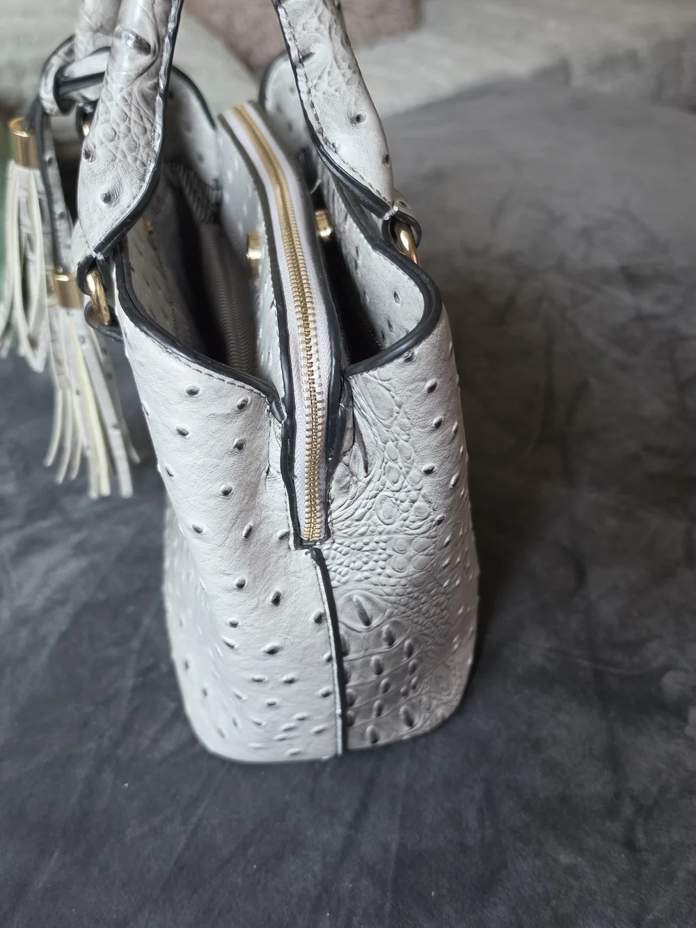 White Ostrich-Texture Tote Bag with Tassel Accents